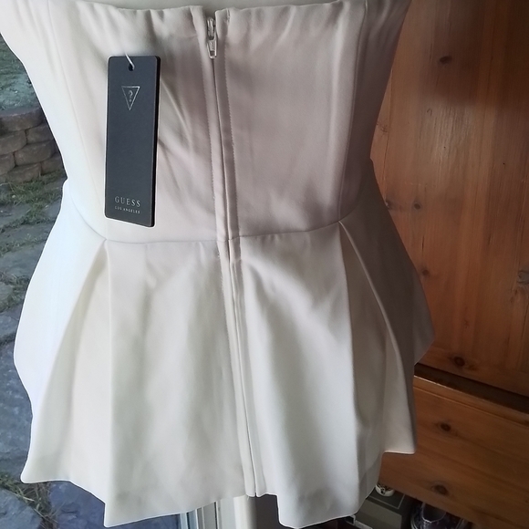 Nwt!!!  Guess Strapless Plunge Peplum Top - Picture 2 of 6